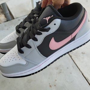 Jordan 1 low grey fog bleached coral